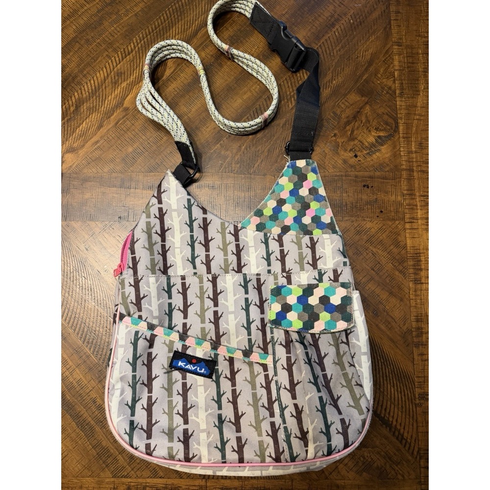 KAVU Geometric Satchel Purse Crossbody Bag Multiple Zipper Pockets Adjustable